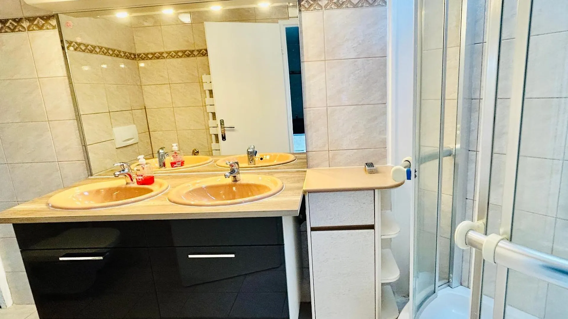 Beausoleil Spa Villa Xl-Geneva & Lake & Mountains-Wilena Home, Full Love Chens-sur-Leman